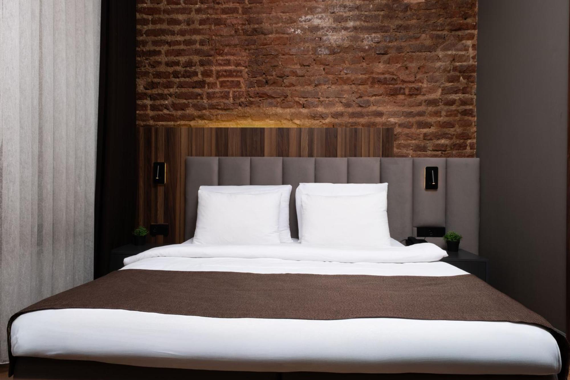 Hotel Karakoey 2*